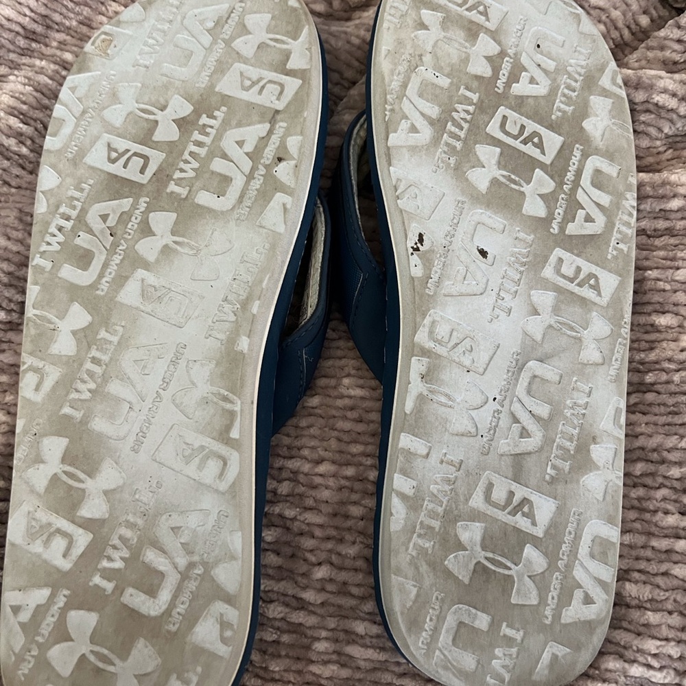 Men’s Under Armour Flip Flops - Picture 2 of 5